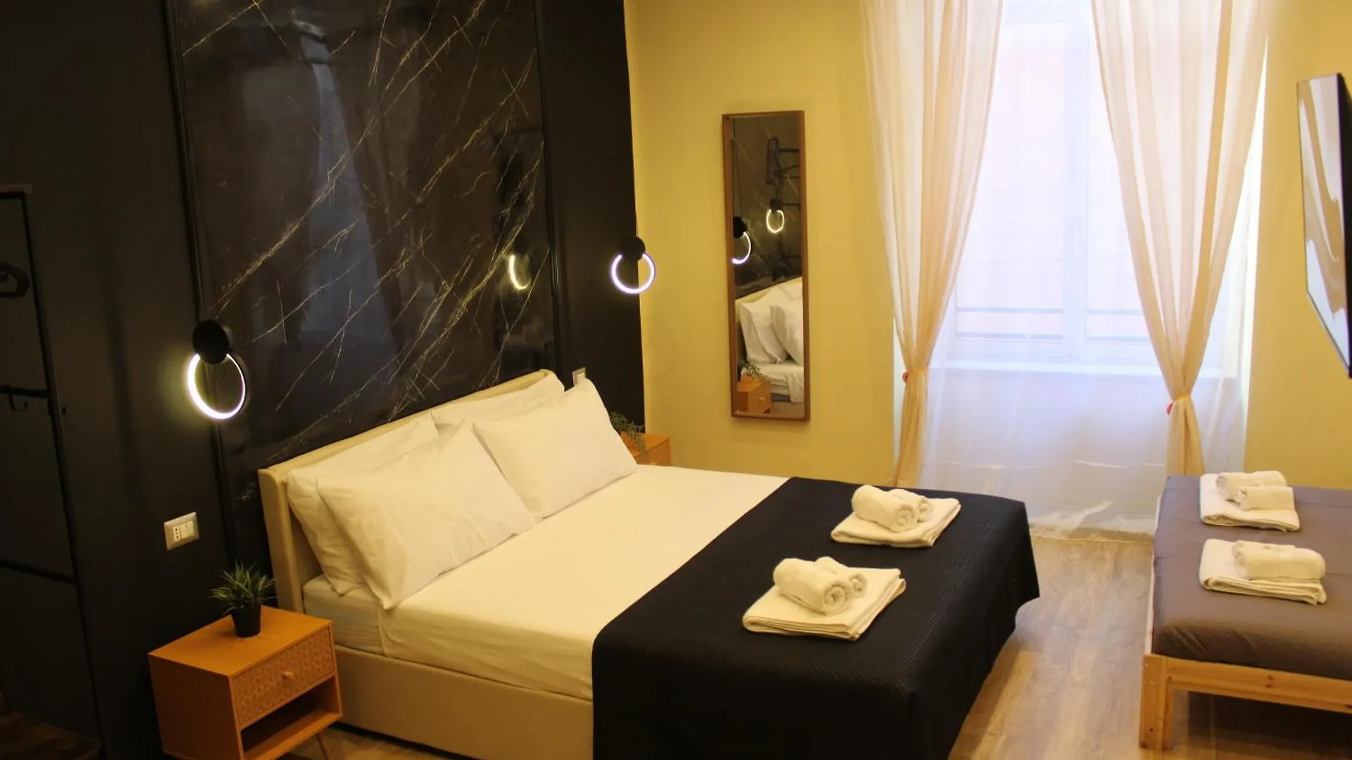 Blackwoody Contemporary Rooms - Napoli Centro Storico Via Toledo 0*, Nápoly