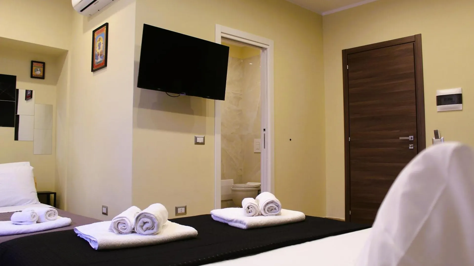 Blackwoody Contemporary Rooms - Napoli Centro Storico Via Toledo 0*, Nápoly Olaszország