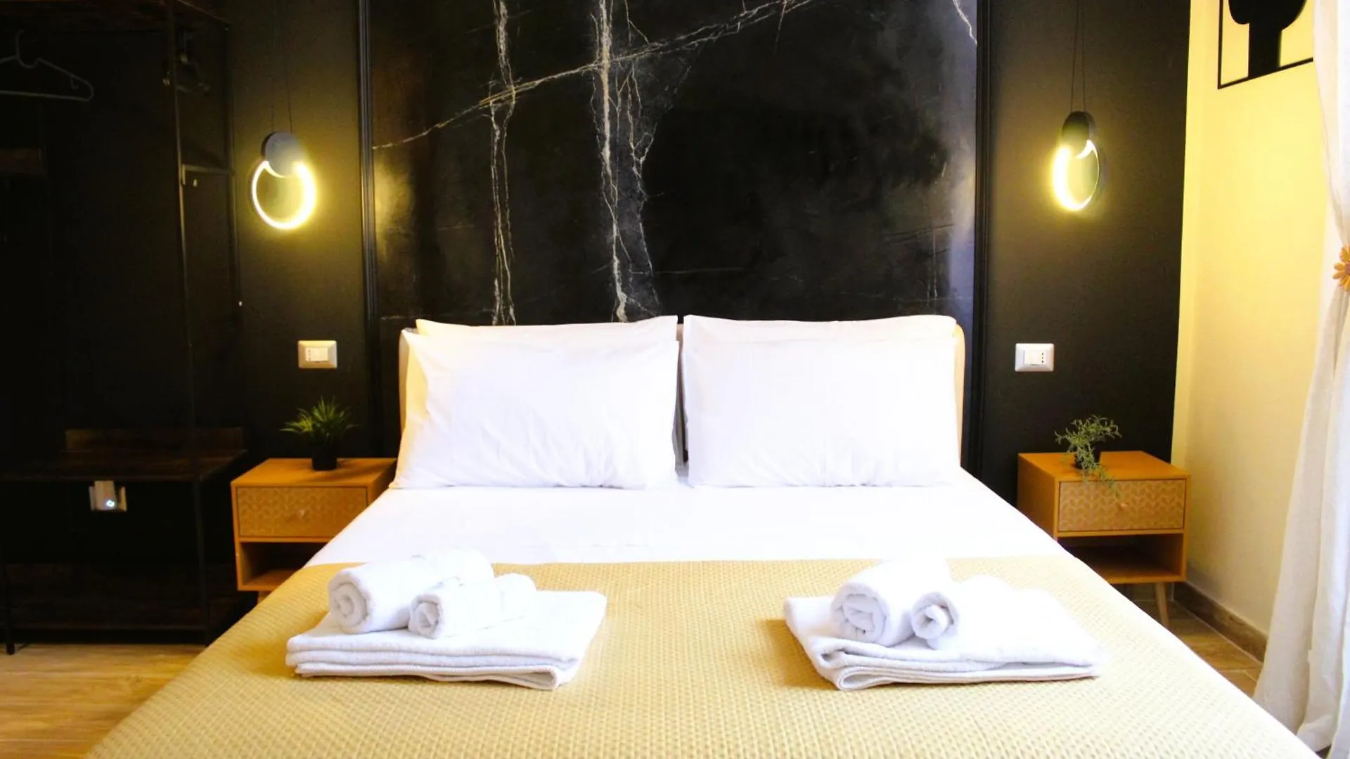 Vendégház Blackwoody Contemporary Rooms - Napoli Centro Storico Via Toledo