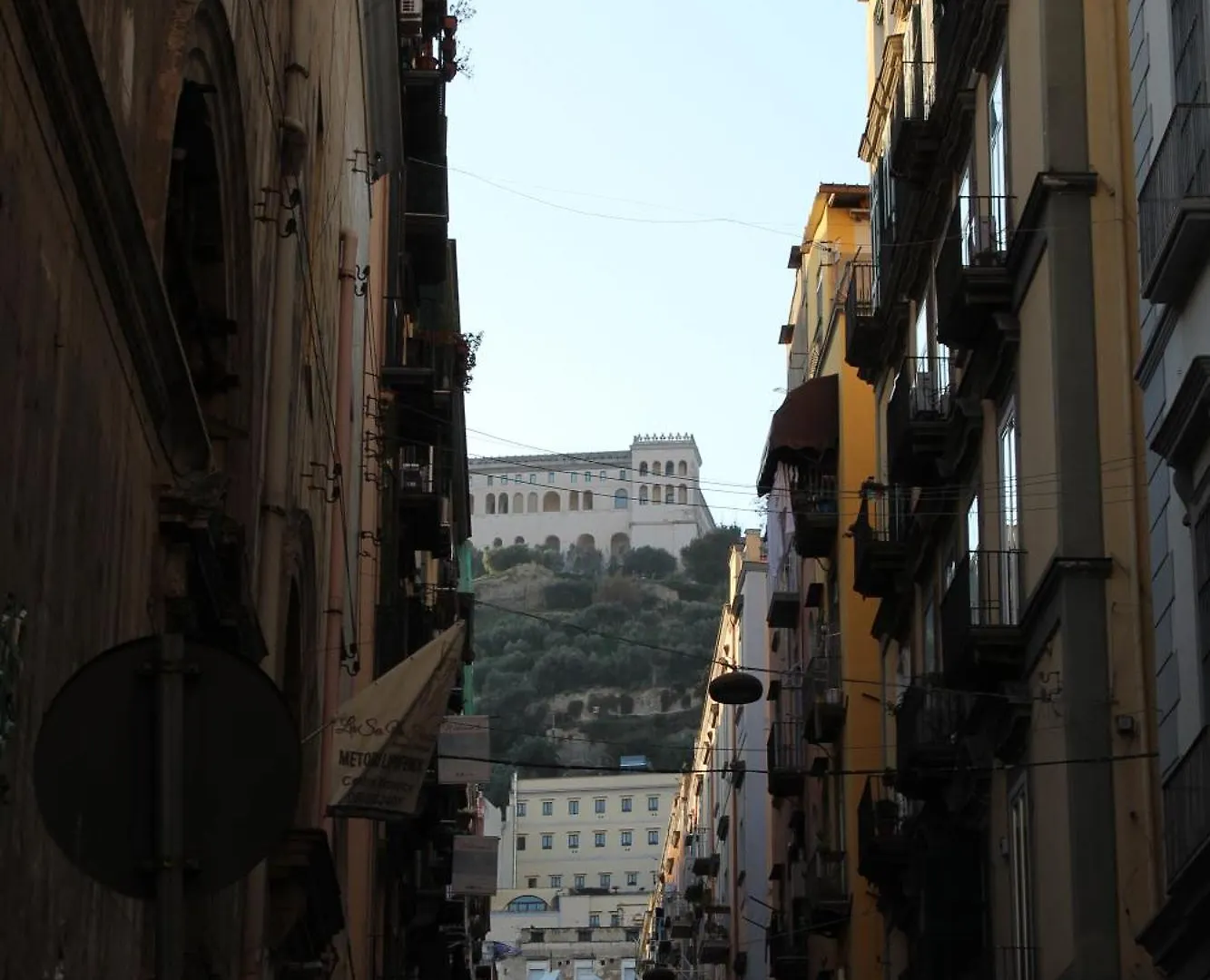 Blackwoody Contemporary Rooms - Napoli Centro Storico Via Toledo