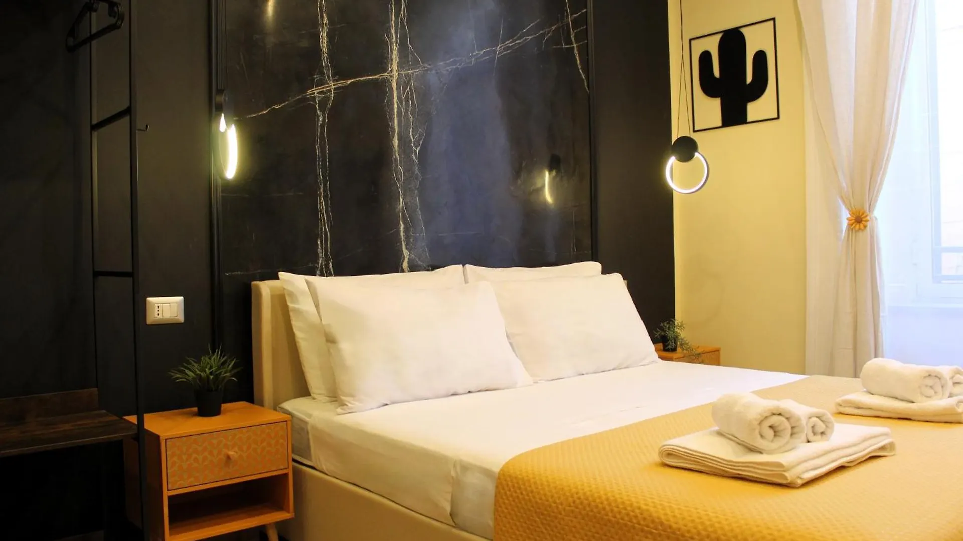 Blackwoody Contemporary Rooms - Napoli Centro Storico Via Toledo Nápoly