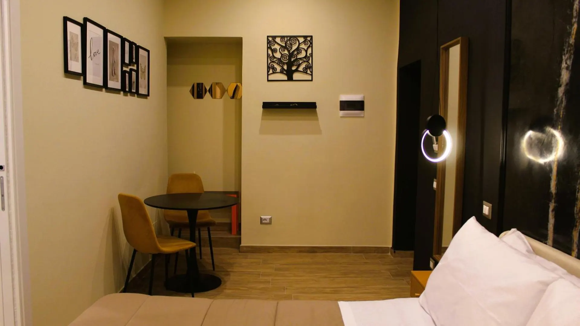 Vendégház Blackwoody Contemporary Rooms - Napoli Centro Storico Via Toledo